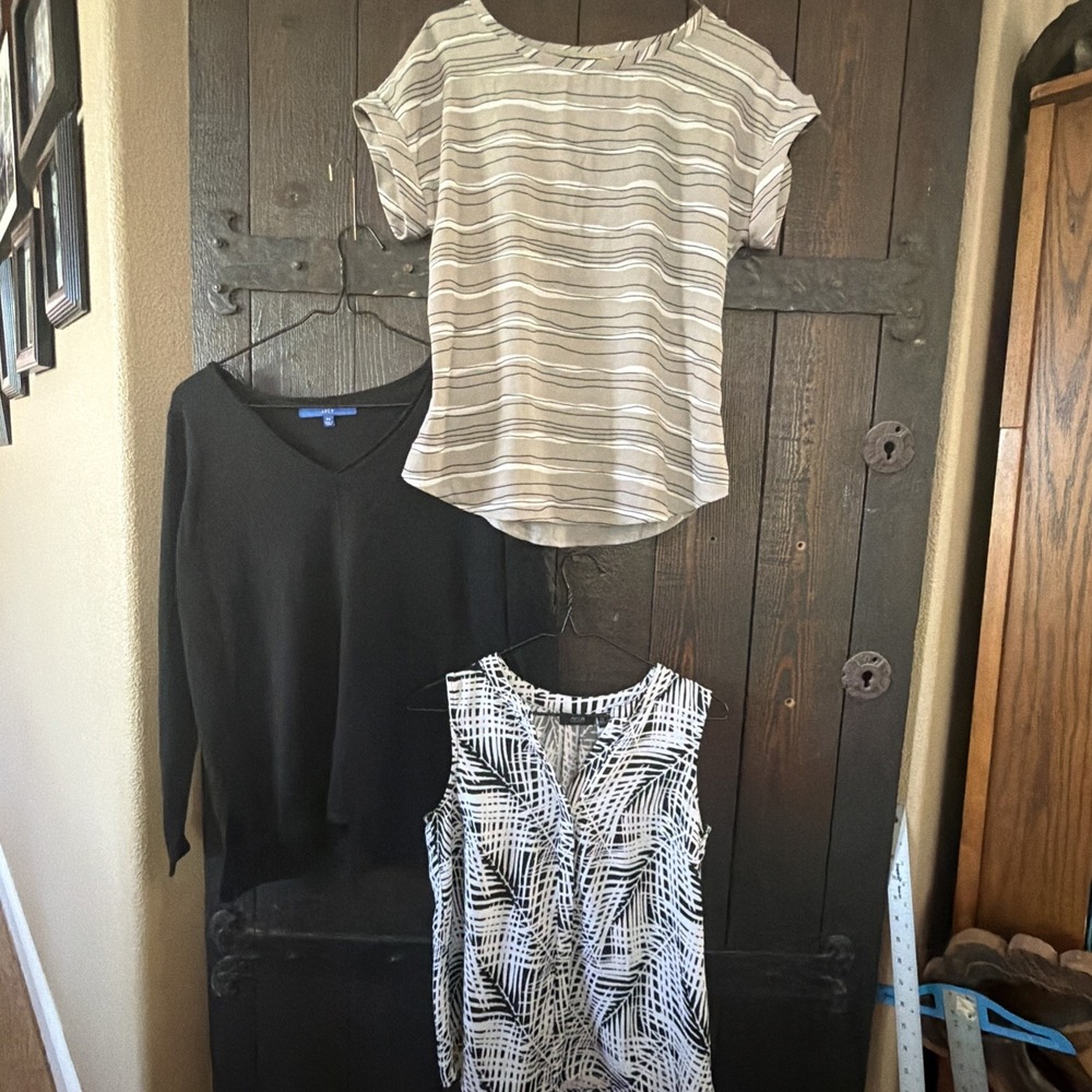 Apt. 9 Trio Top Lot Of 3 Size PS Neutral Colors Tank Short & Long Sleeve G